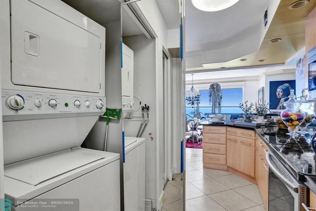 For Sale: $1,195,000 (2 beds, 2 baths, 1771 Square Feet)