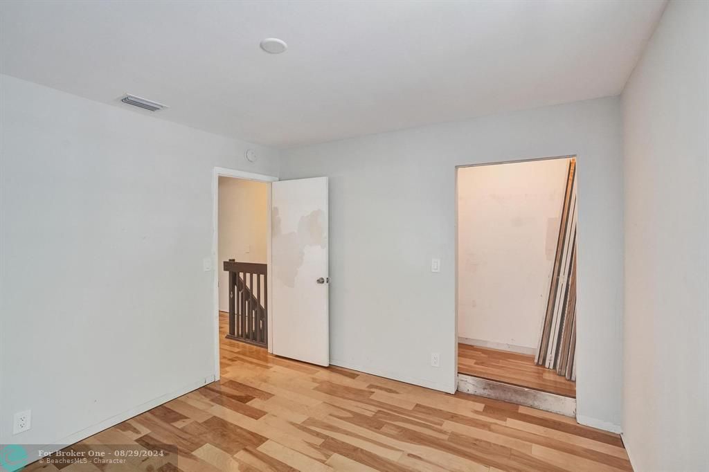 Active With Contract: $285,000 (2 beds, 2 baths, 1291 Square Feet)