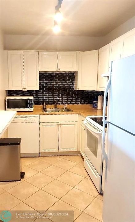 For Rent: $1,650 (1 beds, 1 baths, 783 Square Feet)