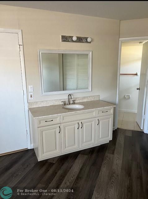 For Rent: $1,800 (2 beds, 2 baths, 964 Square Feet)