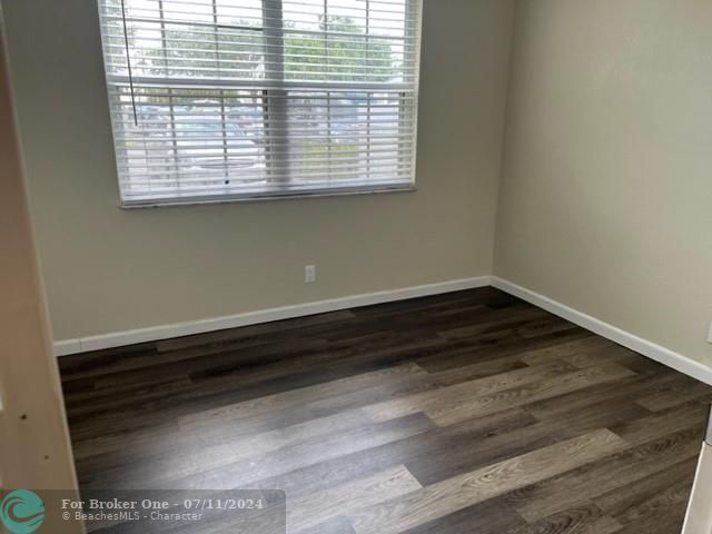For Rent: $1,800 (2 beds, 2 baths, 964 Square Feet)