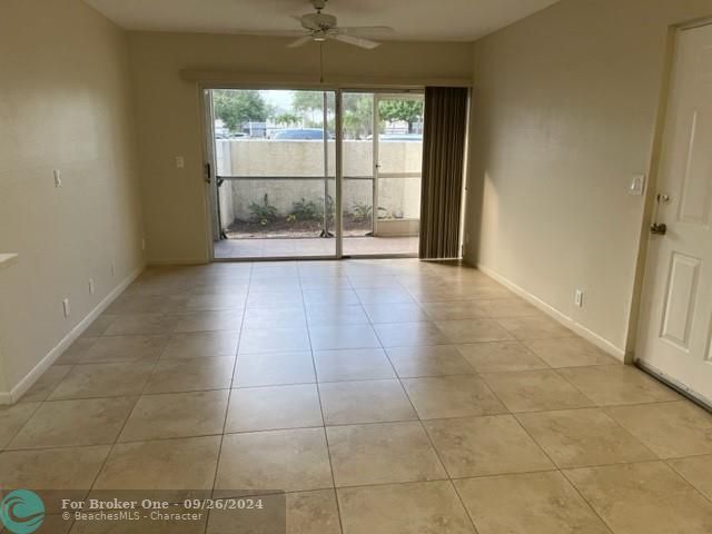 For Rent: $1,800 (2 beds, 2 baths, 964 Square Feet)