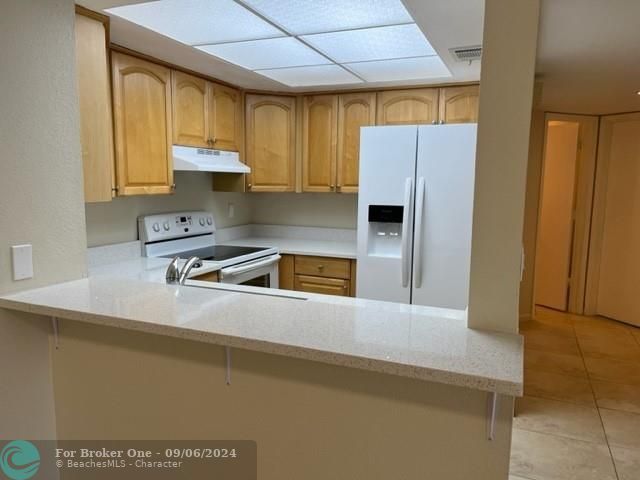 For Rent: $1,800 (2 beds, 2 baths, 964 Square Feet)