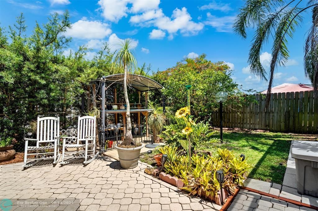 Recently Sold: $525,000 (3 beds, 2 baths, 1546 Square Feet)