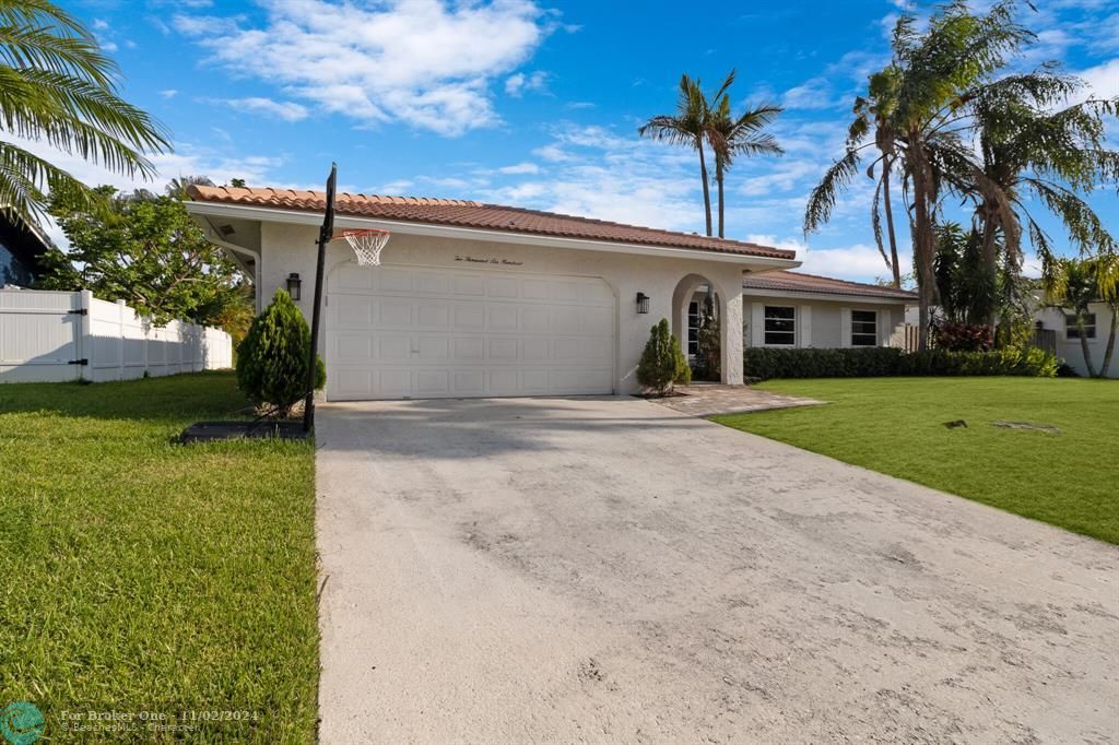 For Sale: $849,000 (3 beds, 2 baths, 1540 Square Feet)