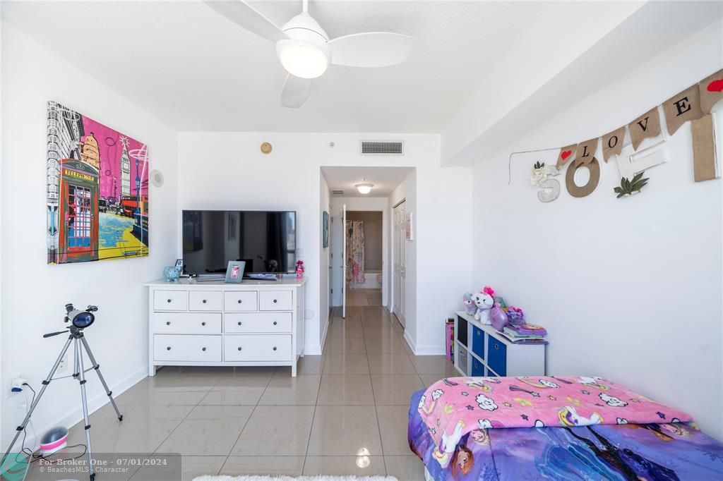 Active With Contract: $3,500 (3 beds, 2 baths, 1482 Square Feet)