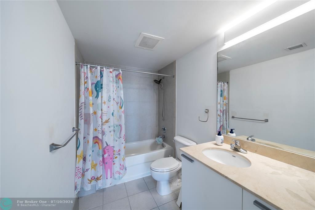 合同活跃: $3,500 (3 贝兹, 2 浴室, 1482 平方英尺)