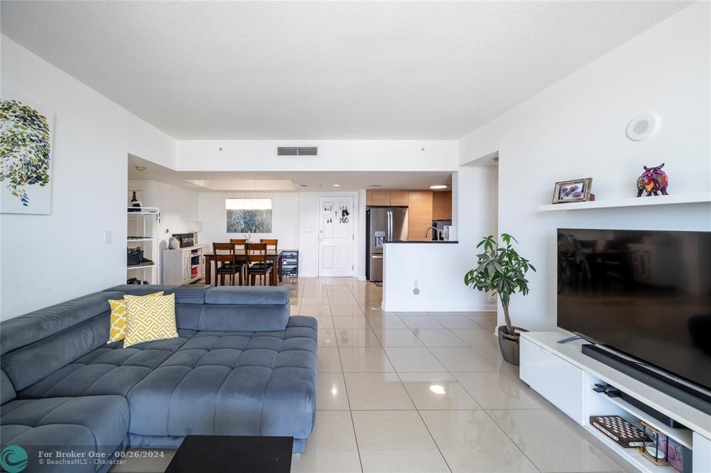 Active With Contract: $3,500 (3 beds, 2 baths, 1482 Square Feet)