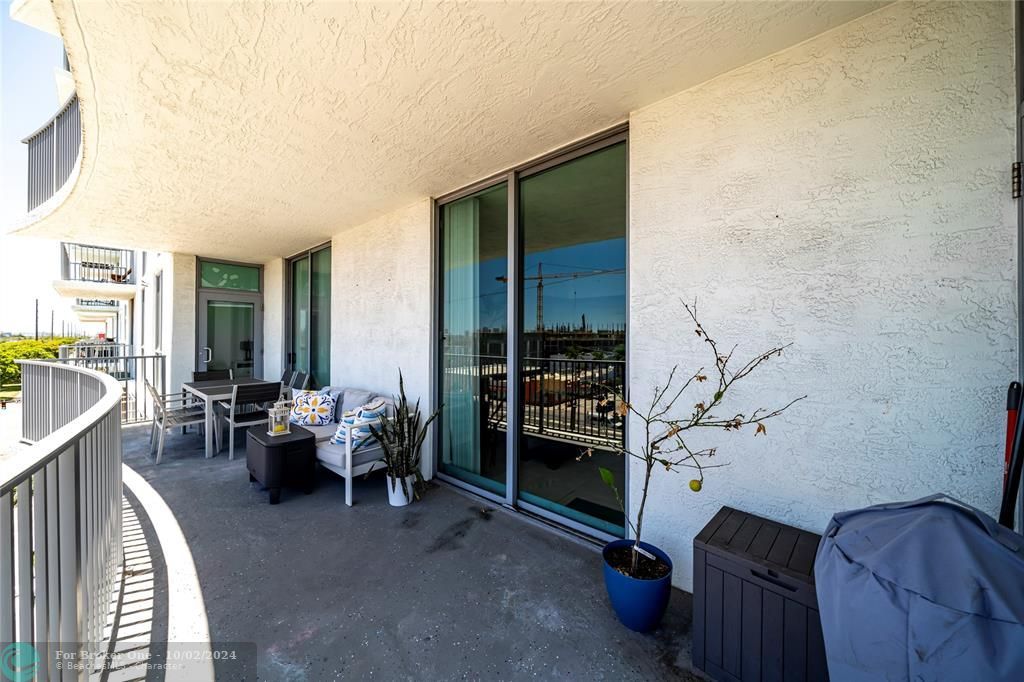 Active With Contract: $3,500 (3 beds, 2 baths, 1482 Square Feet)