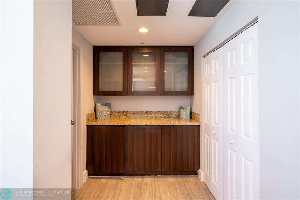 Active With Contract: $3,500 (3 beds, 2 baths, 1482 Square Feet)