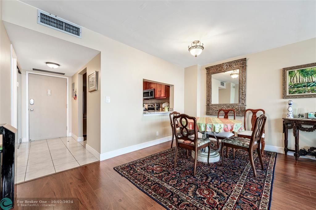 For Sale: $329,000 (1 beds, 1 baths, 1138 Square Feet)