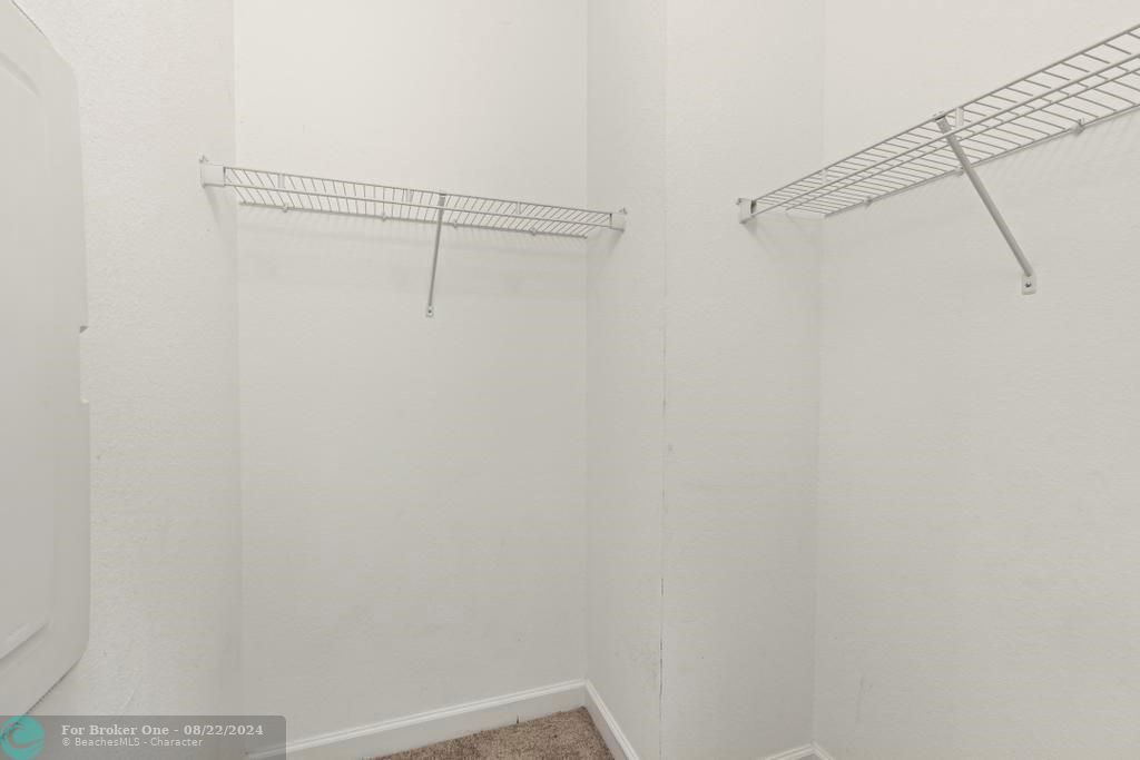 Active With Contract: $335,000 (2 beds, 2 baths, 1104 Square Feet)