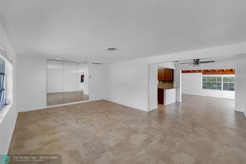 Recently Sold: $850,000 (3 beds, 2 baths, 2117 Square Feet)