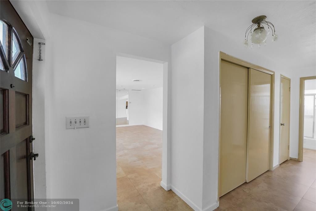 Recently Sold: $850,000 (3 beds, 2 baths, 2117 Square Feet)