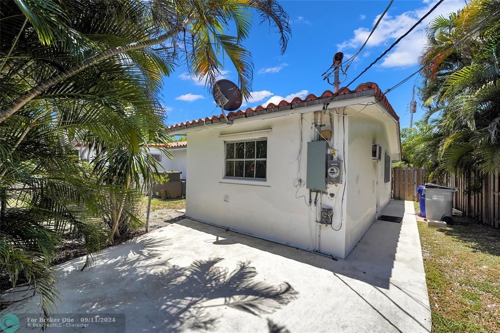 Recently Sold: $850,000 (3 beds, 2 baths, 2117 Square Feet)