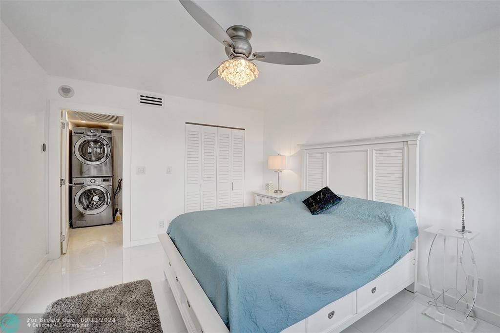 Active With Contract: $3,900 (2 beds, 2 baths, 1248 Square Feet)