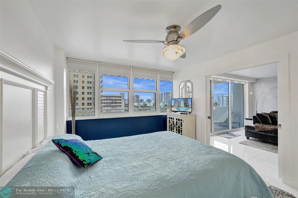 Active With Contract: $3,900 (2 beds, 2 baths, 1248 Square Feet)