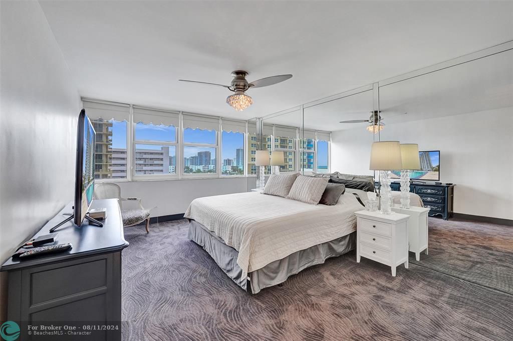 Active With Contract: $3,900 (2 beds, 2 baths, 1248 Square Feet)