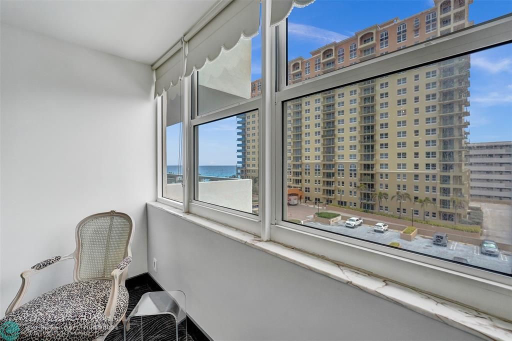 Active With Contract: $3,900 (2 beds, 2 baths, 1248 Square Feet)