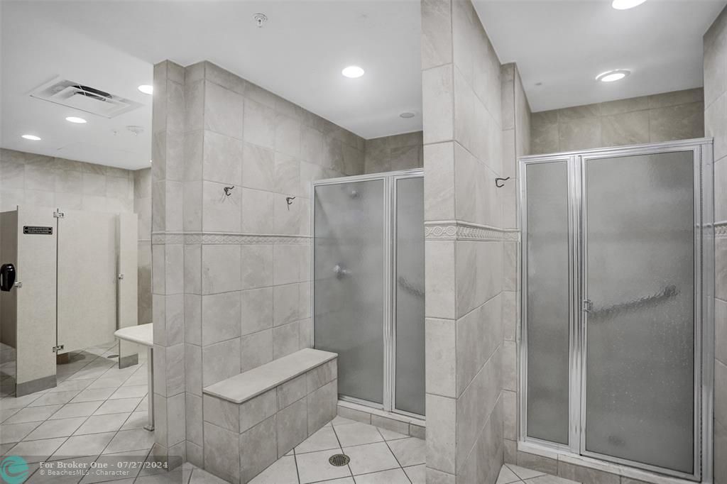 合同活跃: $3,900 (2 贝兹, 2 浴室, 1248 平方英尺)