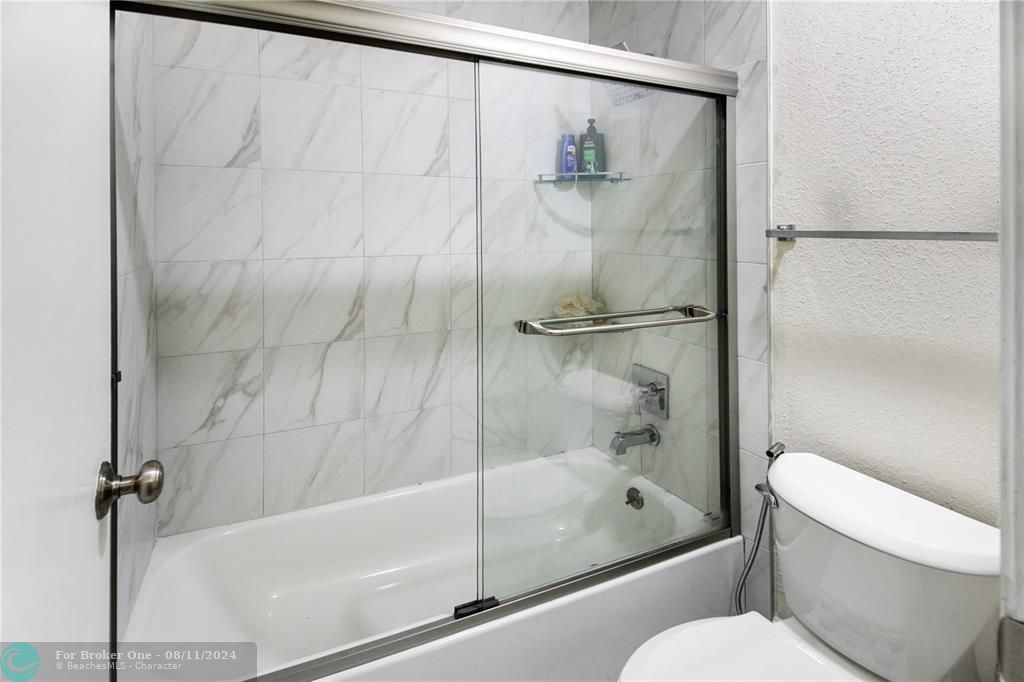 Active With Contract: $2,300 (2 beds, 2 baths, 1200 Square Feet)