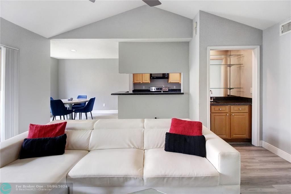 Active With Contract: $2,300 (2 beds, 2 baths, 1200 Square Feet)