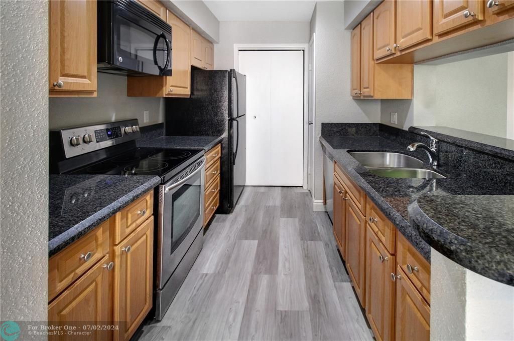Active With Contract: $2,300 (2 beds, 2 baths, 1200 Square Feet)