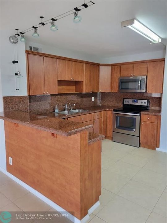 For Rent: $2,395 (2 beds, 2 baths, 1500 Square Feet)