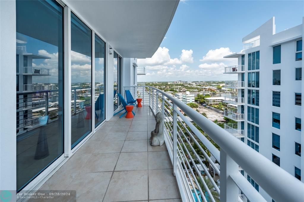 Recently Sold: $874,900 (2 beds, 2 baths, 1274 Square Feet)