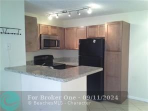 For Rent: $2,050 (2 beds, 1 baths, 920 Square Feet)