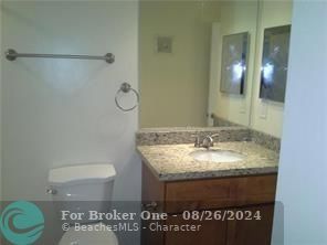 For Rent: $2,050 (2 beds, 1 baths, 920 Square Feet)