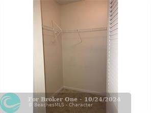 For Rent: $2,050 (2 beds, 1 baths, 920 Square Feet)