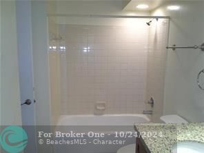 Recently Rented: $2,050 (2 beds, 1 baths, 920 Square Feet)