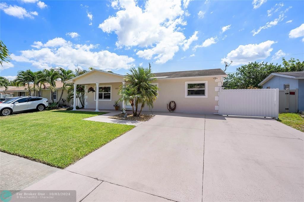 Active With Contract: $629,000 (3 beds, 2 baths, 1506 Square Feet)