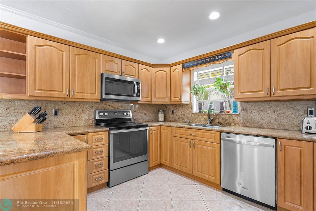 Active With Contract: $629,000 (3 beds, 2 baths, 1506 Square Feet)