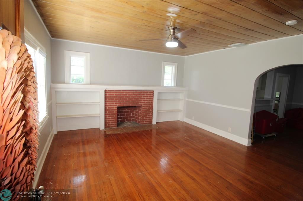 For Rent: $4,500 (3 beds, 2 baths, 1626 Square Feet)