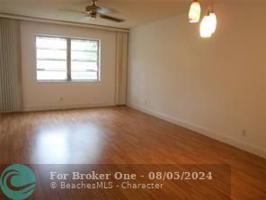 Recently Rented: $1,450 (1 beds, 1 baths, 716 Square Feet)