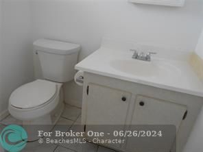 For Rent: $1,450 (1 beds, 1 baths, 716 Square Feet)