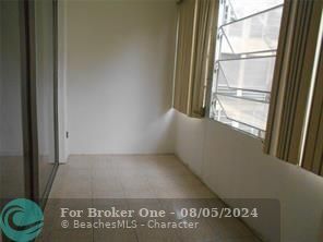 For Rent: $1,450 (1 beds, 1 baths, 716 Square Feet)