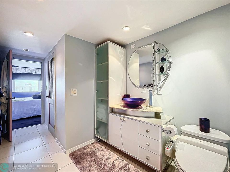 Active With Contract: $475,000 (1 beds, 1 baths, 1214 Square Feet)