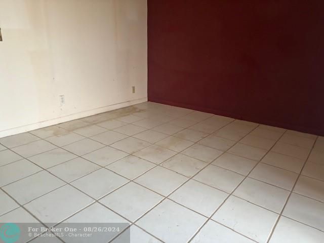 For Sale: $78,000 (1 beds, 1 baths, 645 Square Feet)