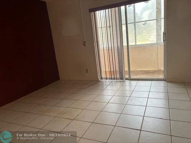 For Sale: $78,000 (1 beds, 1 baths, 645 Square Feet)