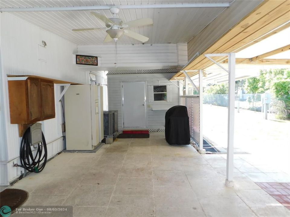 For Sale: $137,500 (3 beds, 2 baths, 1232 Square Feet)
