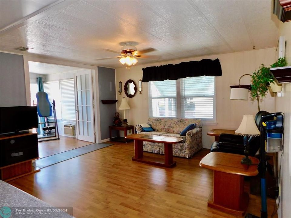 For Sale: $137,500 (3 beds, 2 baths, 1232 Square Feet)