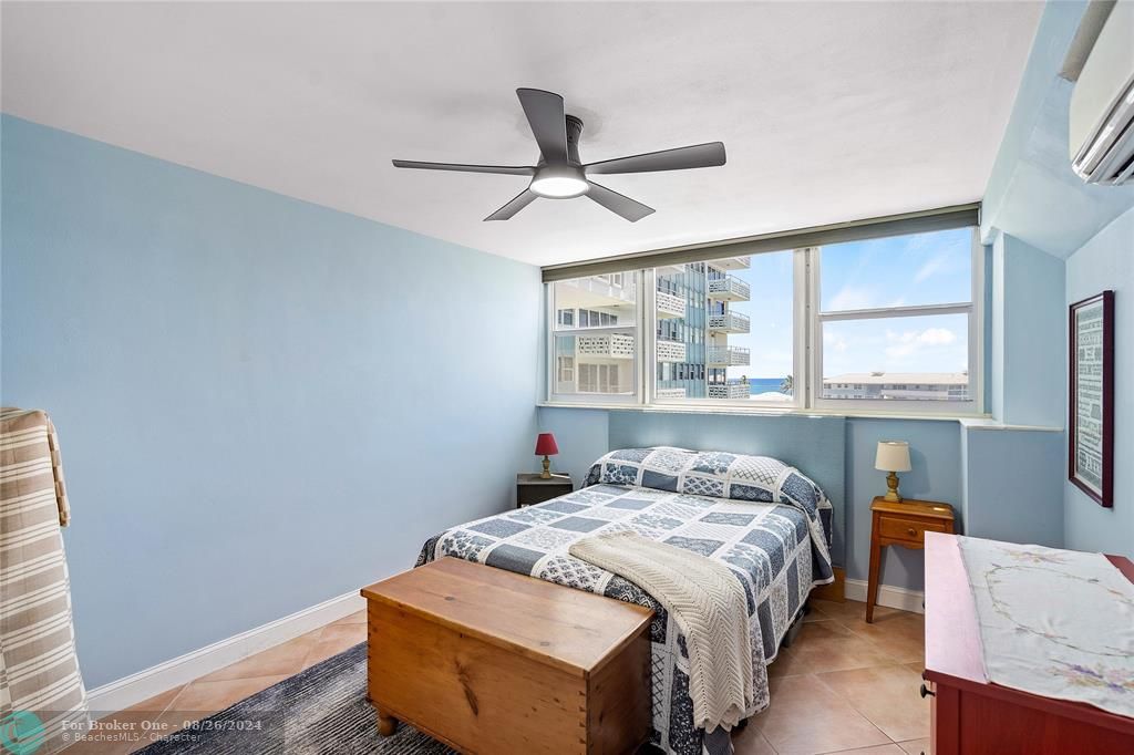 Active With Contract: $284,500 (1 beds, 1 baths, 805 Square Feet)