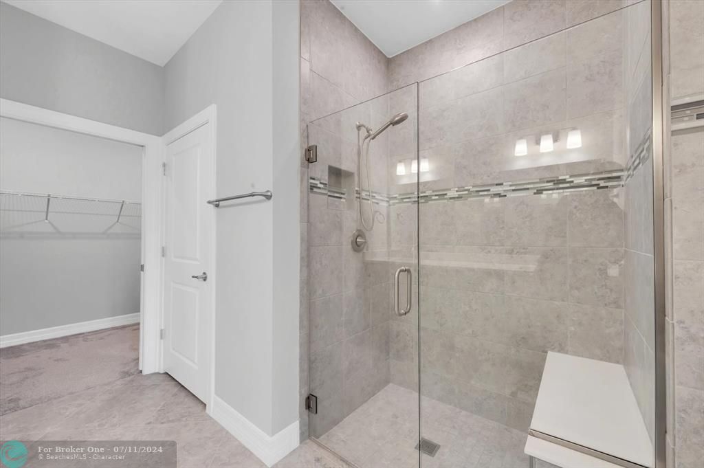待售: $385,000 (2 贝兹, 2 浴室, 1584 平方英尺)