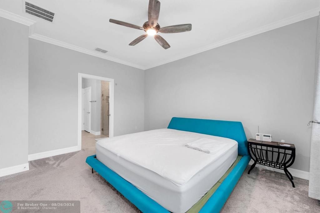 For Sale: $385,000 (2 beds, 2 baths, 1584 Square Feet)