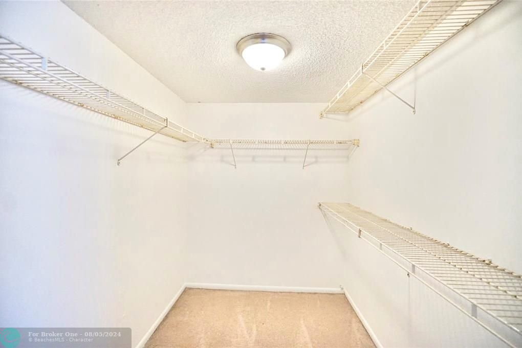 Recently Rented: $2,000 (2 beds, 2 baths, 1131 Square Feet)