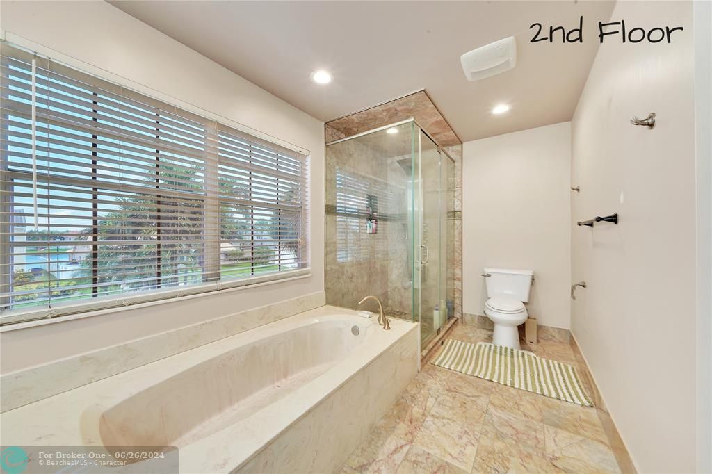 待售: $749,000 (5 贝兹, 3 浴室, 3236 平方英尺)