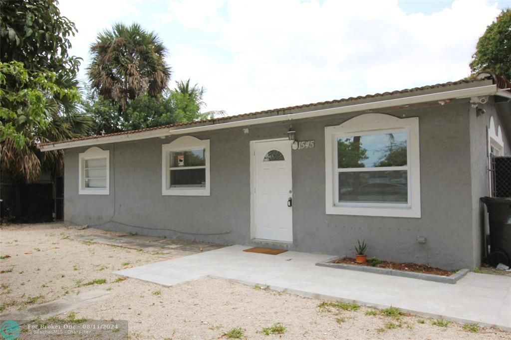 Active With Contract: $2,500 (3 beds, 2 baths, 1332 Square Feet)